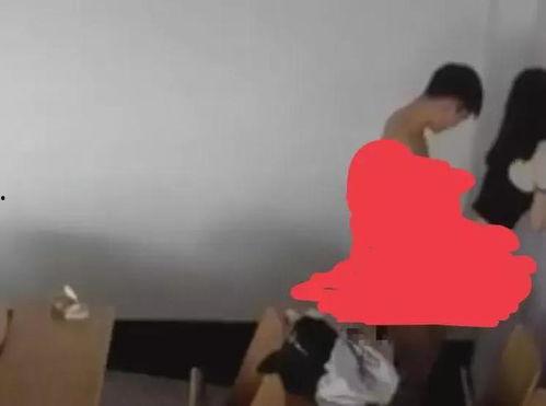 大学教室吃瓜视频,大学教室吃瓜瞬间，笑料百出引围观